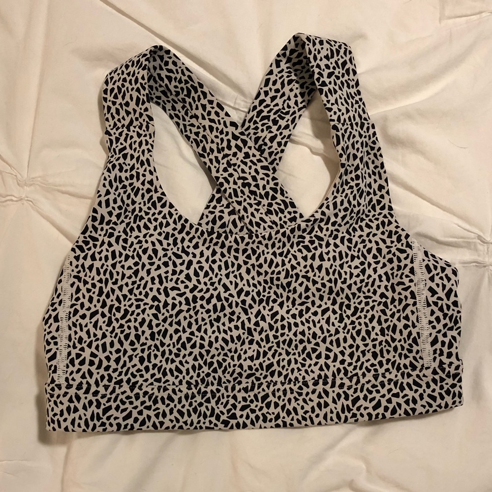 Lululemon sports bra / 4